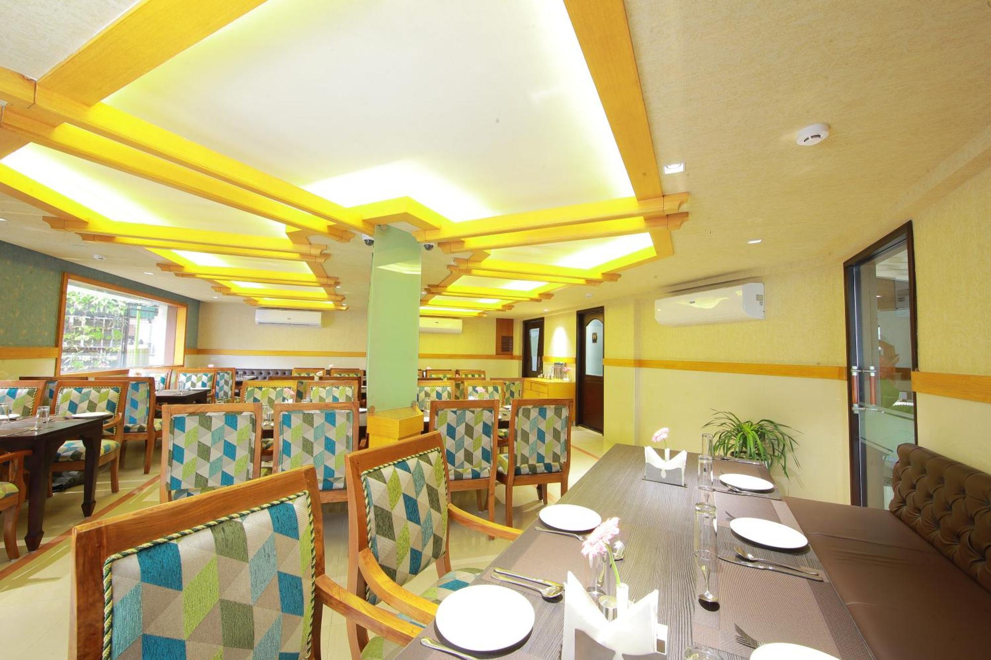 Akhil Classic Thiruvananthapuram Екстер'єр фото